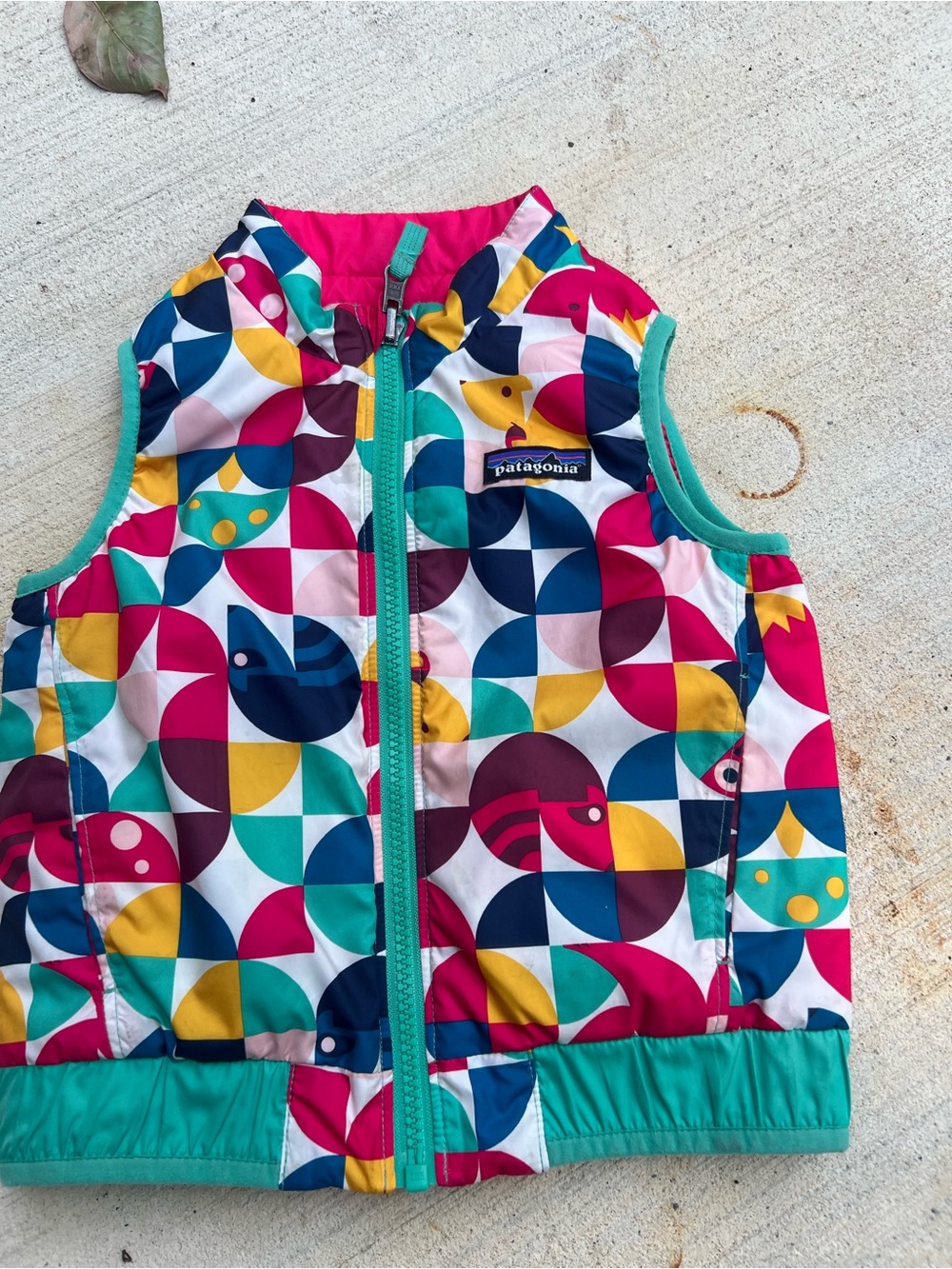 Patagonia reversible Girls vest sz 2T